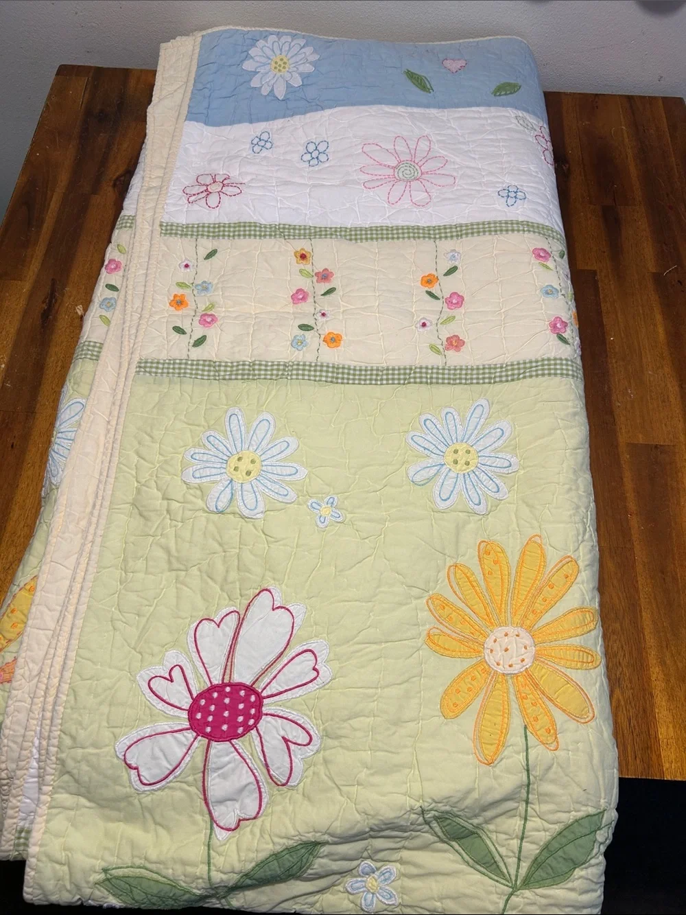 Pottery Barn Kids Daisy Flower Garden Pastel  Floral Embroidery  Appliqué Quilt